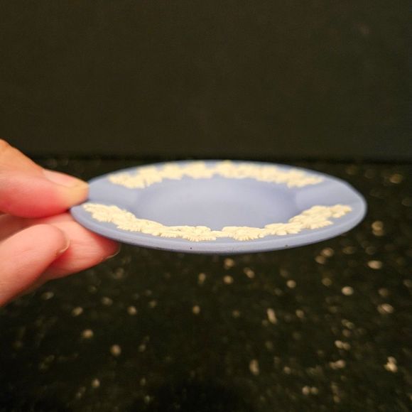 Wedgewood Blue White Jasperware Ashtray Mini Small Dish Vintage England - Picture 4 of 7